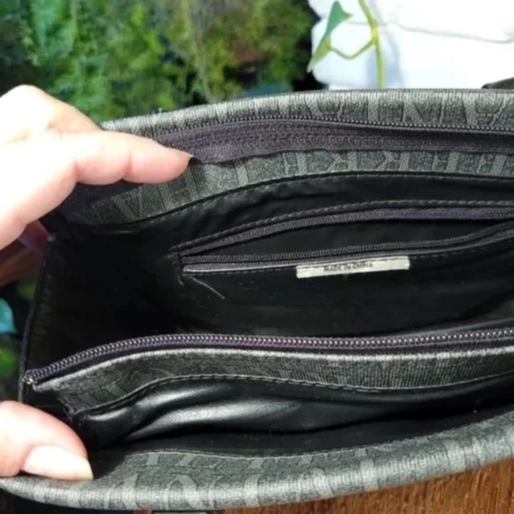 Chantal Ferre Signature Pattern Handbag - Picture 12 of 14